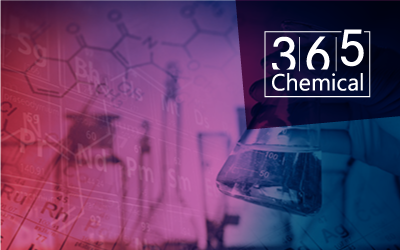 Ein Chemielabor mit verschiedenen GerÃ¤ten und der Aufschrift â€ž365 Chemicalâ€œ an einer Wand.